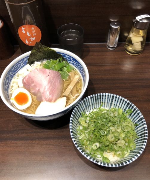 「白醤油煮干しそば＋九条ねぎごはん」@寿製麺 よしかわ 西台駅前店の写真