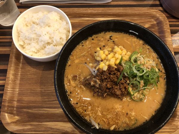 「胡麻味噌ラーメン￥８６０　ライス￥５０」@Chinese Dining 胡食 ~kokuu~の写真