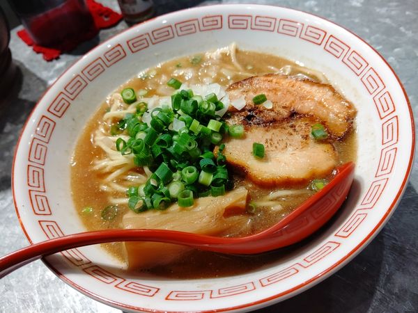 「煮干しそば(並盛・130g)820円」@らーめんキッチン かえでの写真