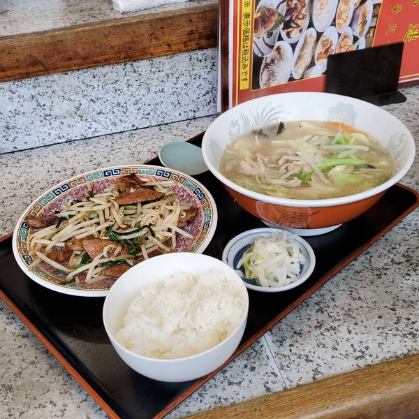 「大連セット（半レバニラ半タンメン）」@大連 本店の写真