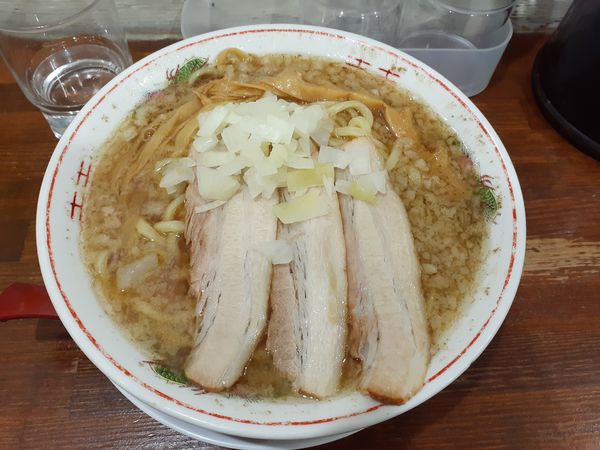 「背脂中華そば、大盛」@新潟発祥 なおじ 御茶ノ水店の写真