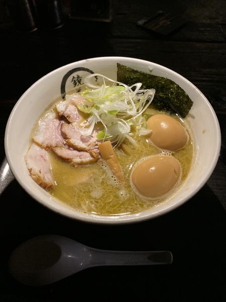 「再仕込煮干ネギチャーシュー麺＋玉子」@らーめん愉悦処 鏡花の写真