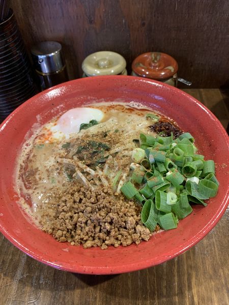「金ゴマ味噌坦々麺(温玉)」@立石担担麺 火のきの写真