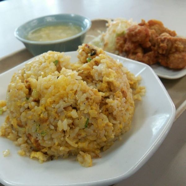 「#唐揚チャーハン #750円」@波止場食堂 出田町店の写真