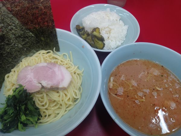 「つけ麺 並650円硬め濃いめ多めライス」@横浜ラーメン 武蔵家 北千住西口店の写真