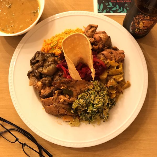 「Sri Lanka Curry Plate + 1curry」@KING LION スリランカレストラン＆バーの写真