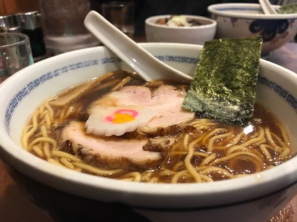 「ラーメン（大盛り）¥800　昼限定大盛り無料」@たけちゃんにぼしらーめん 調布店の写真