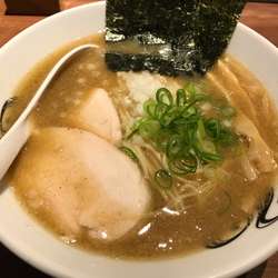 濃厚白湯煮干そば　850円