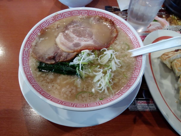 「平田牧場コラボWチャーシュー麺880円餃子セット370円」@幸楽苑 三郷中央店の写真