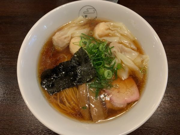 「黒だし特製ワンタン麺1000円」@八雲の写真