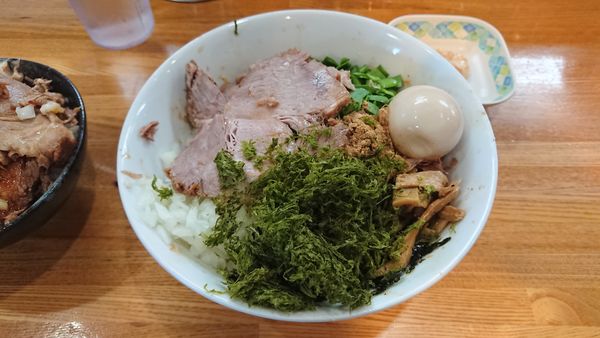 「【限定】特製あぶらそば台湾 1110円 + 肉丼 320円」@中華そば136の写真