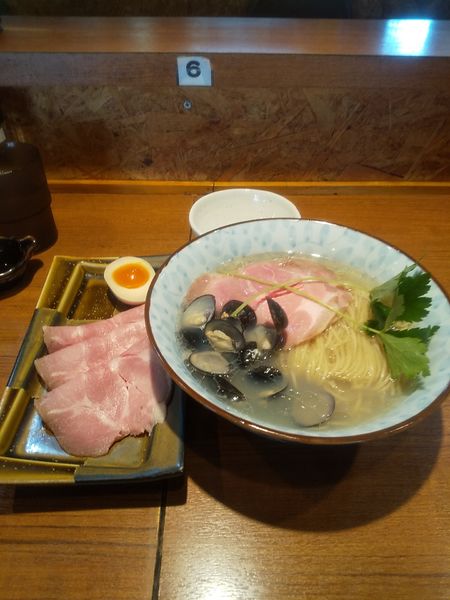 「しじみそば 潮仕立て」@寿製麺よしかわ 川越店の写真