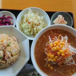 日替わりランチ　８００円