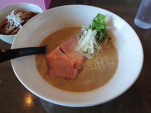 「鳥白湯 塩味」@ラーメン翼の写真