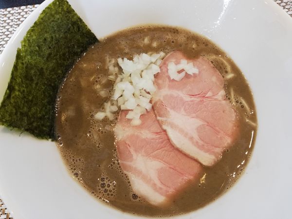 「煮干そば極＋ニボ玉ハーフ」@煮干中華蕎麦 舞〜Mau〜の写真