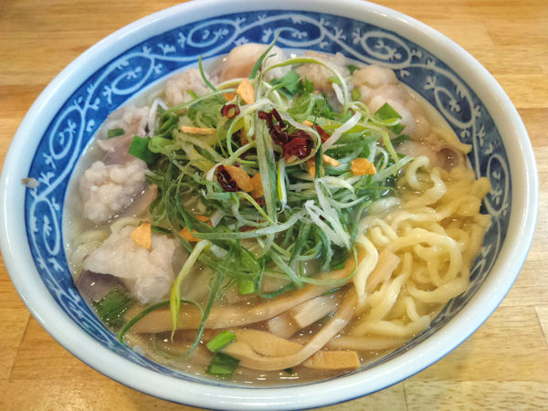 「【限定】和牛上モツ塩ラーメン ￥930」@寿製麺よしかわ 坂戸店の写真