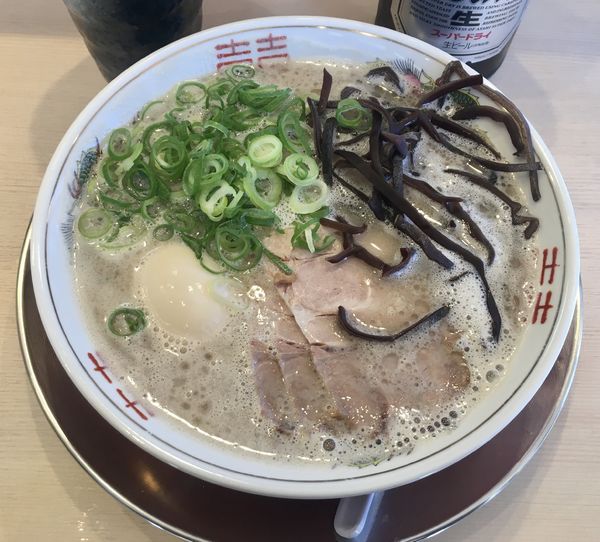 「豚骨らーめん味玉」@麺屋 赤橙の写真