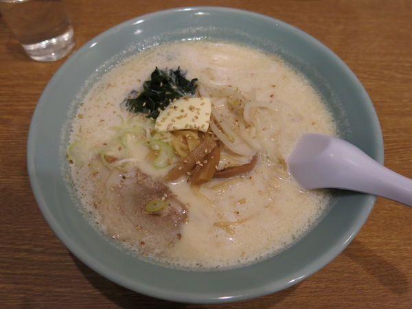 「みそ牛乳ラーメン:820円」@らーめん 八坪屋の写真