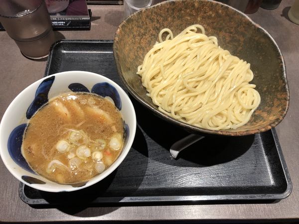 「とんこつ魚介つけ麺  ゆず風味中盛り 910円」@三ツ矢堂製麺 狛江店の写真