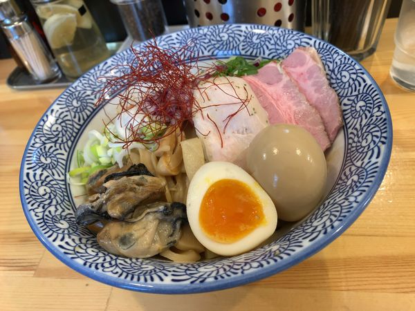 「【限定】牡蠣白味噌まぜそば＋味玉」@中華そば 葵の写真