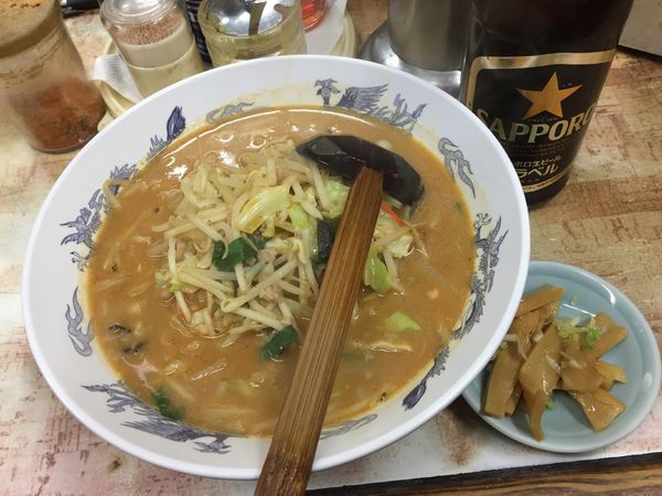 「味噌ラーメン＋ビール」@弥生亭の写真