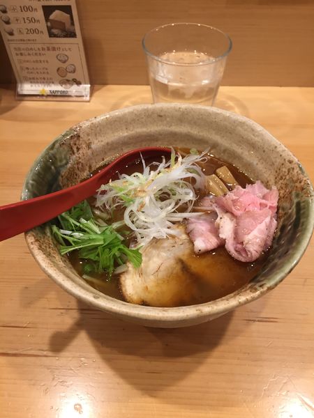 「焼きあご塩ラーメン820円」@焼きあご塩らー麺 たかはし 銀座店の写真