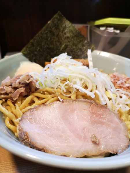 「油そば大盛(温泉玉子)」@兎に角 松戸店の写真