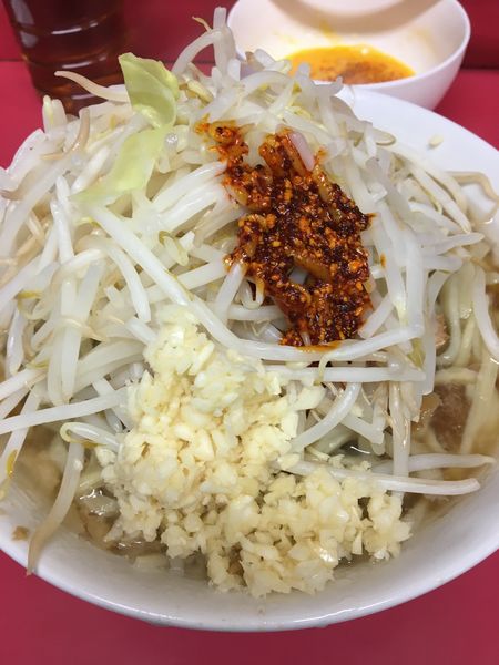 「小ラーメン 玉子 ヤサイ  ニンニク ラー油」@ラーメン二郎 千住大橋駅前店の写真