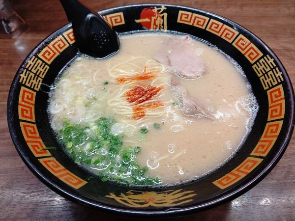 「ラーメン(並盛・110g)980円」@一蘭 梅田阪急東通店の写真