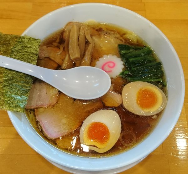 「焼豚麺＋味玉」@白河手打中華そば 法隆の写真