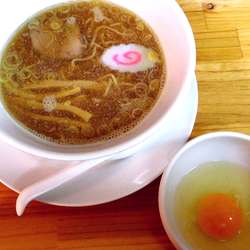 中華麺 小（650円）＋生たまご（50円）