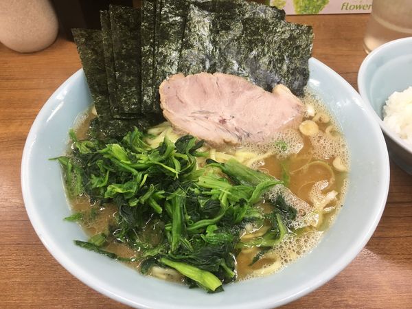 「海苔ラーメン　中盛」@横浜ラーメン 武蔵家 北千住店の写真