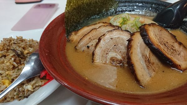 「赤コクチャーシュー」@麺工房らーめん福家の写真