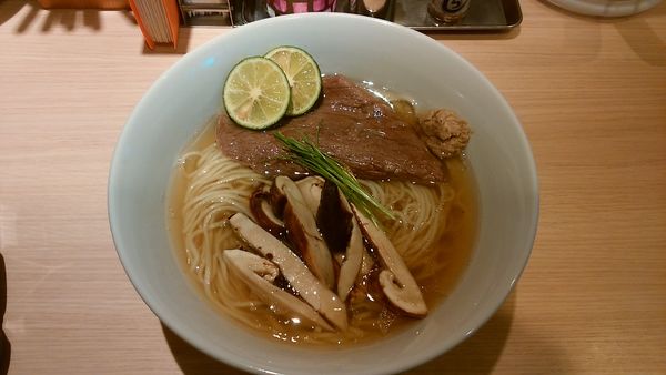 「(ラーメンウォーカー限定)松茸の塩らーめん(２０００円)」@麺屋 一燈の写真