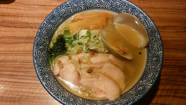 「鴨とホンビノス貝の塩そば」@ラーメン燈郎の写真