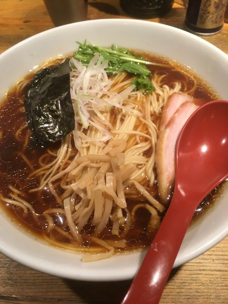 「醤油ラーメン」@麺屋 翔 西新宿本店の写真
