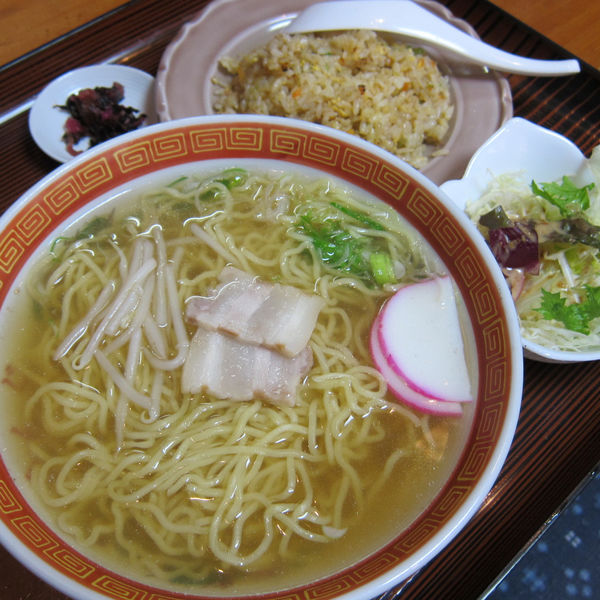 「焼きめしラーメンセット 950円」@旬の料理・中華そば きんぐの写真