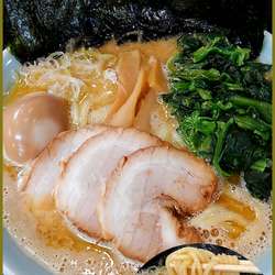 十十路ラーメン(醤油+ほうれん草)