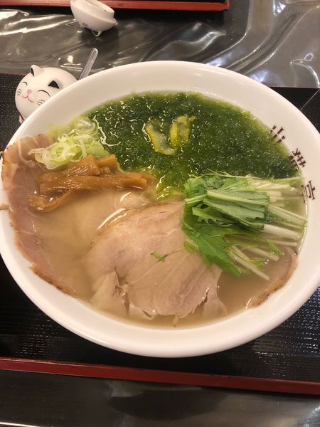 「ゆずのせあおさらーめん(香る塩ベース)」@らーめん山猫亭の写真