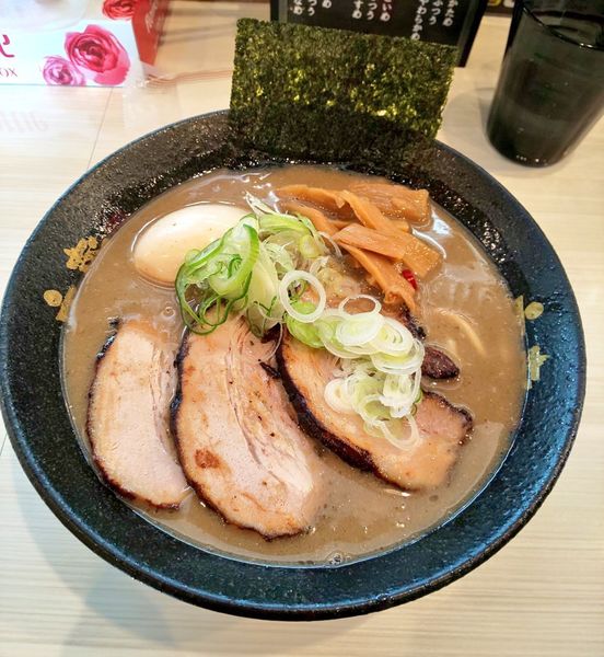 「文蔵ガツン煮干豚骨 1020円」@麺匠 文蔵 総本店の写真