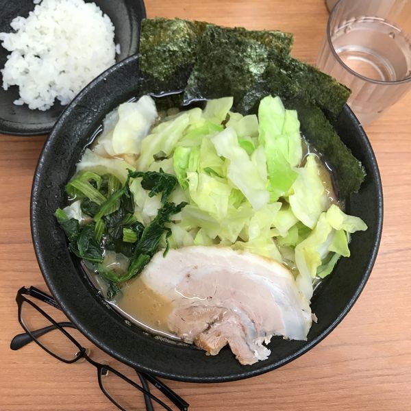 「キャベツラーメン　並」@横浜らーめん 若武者の写真