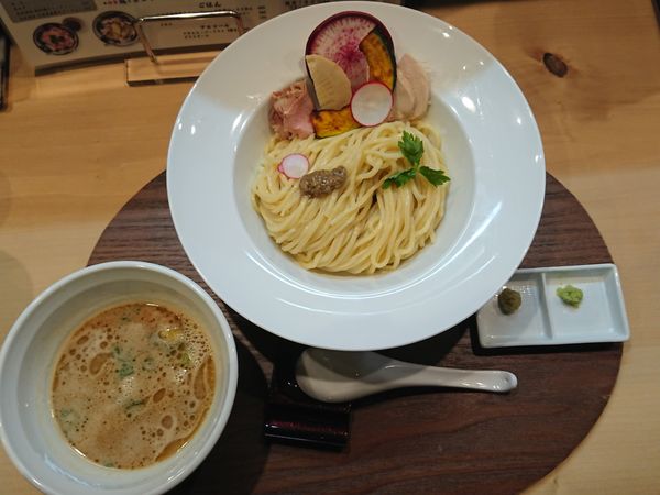 「鶏とポルチーニ茸の醤油つけSoba」@銀座 篝 鎌倉店の写真