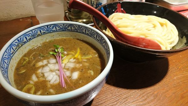 「【昼】限定：特濃煮干しつけ麺」@つけ麺専門店 三田製麺所 渋谷道玄坂店の写真