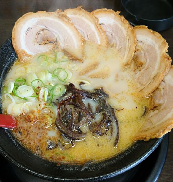 「とんこつラーメン(小) ＋チャーシュー」@きむら屋の写真