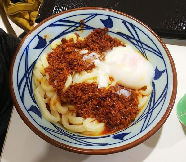 「肉々釜玉650円」@丸亀製麺 イオンモール山形南店の写真
