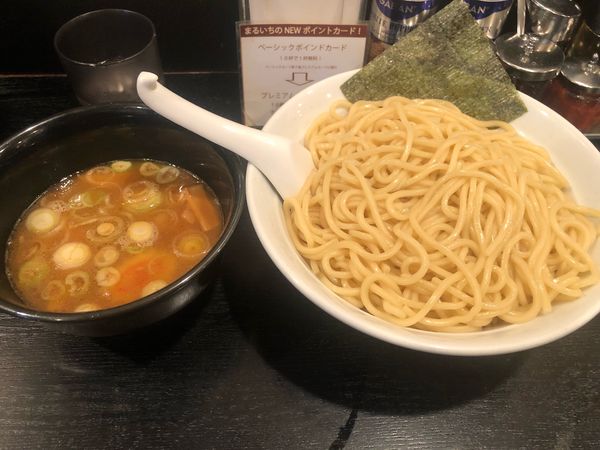 「つけ麺 大盛 熱盛 800円＋100円」@大勝軒 まるいち 新宿東南口店の写真