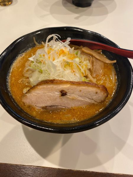 「辛味噌890円　半ライス100円」@萬馬軒の写真