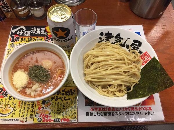「トマトつけ麺（中盛）＋味玉＋ビール」@つけ麺 津気屋 西川口店の写真