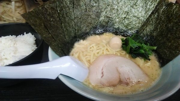 「ラーメン醤油 780円＋のり5枚 50円（だったかな）」@壱七家 本厚木店の写真