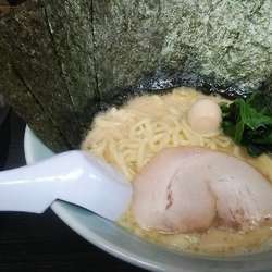 ラーメン醤油 780円＋のり5枚 50円（だったかな）